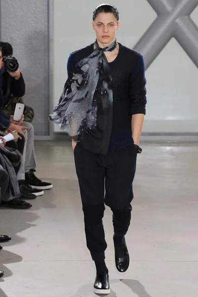 Look 17